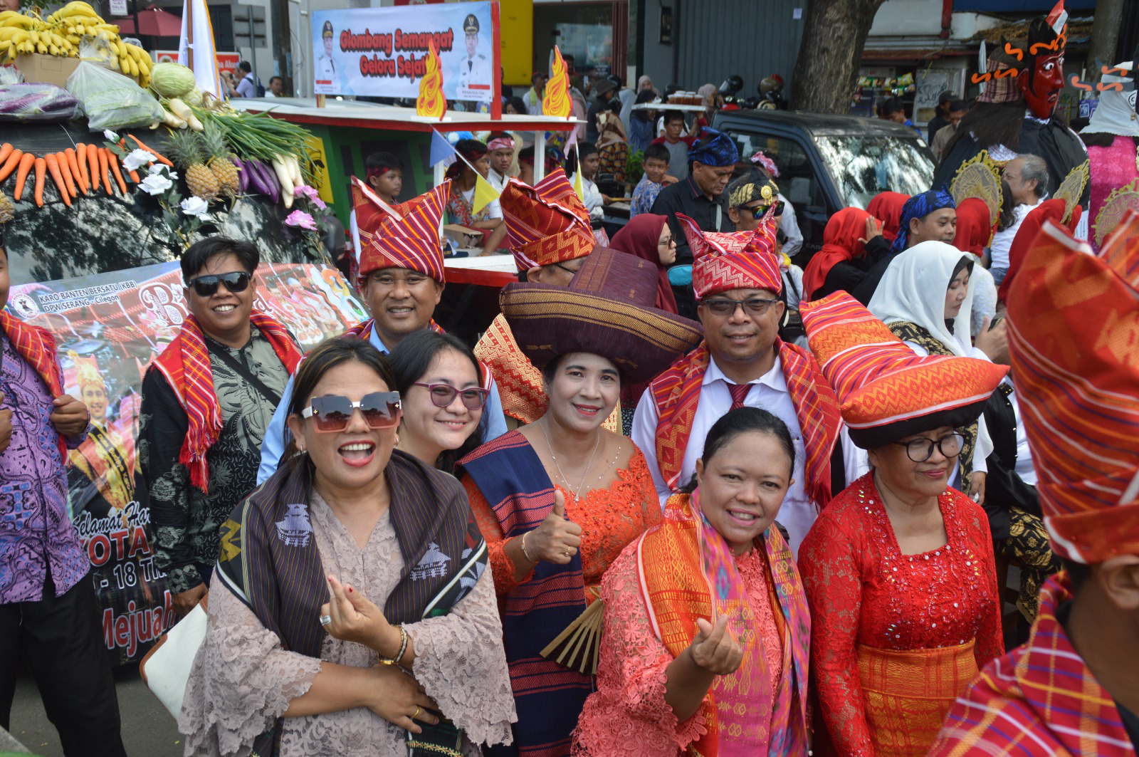 Budaya Karo Curi Perhatian di Pawai Budaya HUT ke-18 Kota Serang