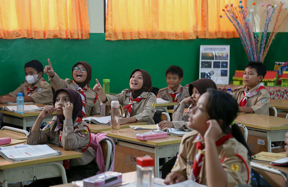 Komisi E Minta Disdik Mendata Realisasi Program Sekolah Gratis