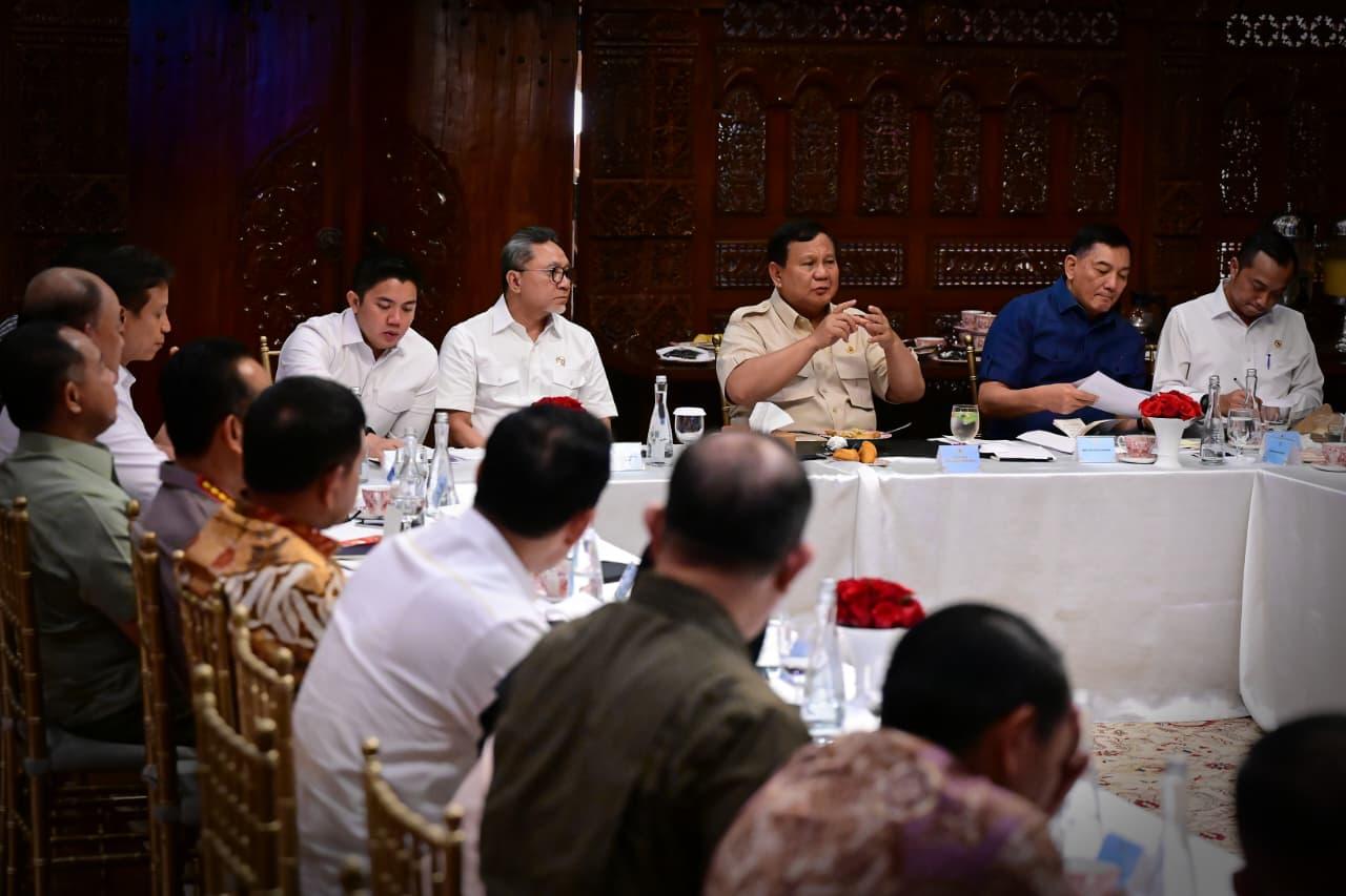 Presiden Prabowo Gelar Rapat di Kertanegara, Bahas Ketahanan Pangan hingga Perbaikan MBG
