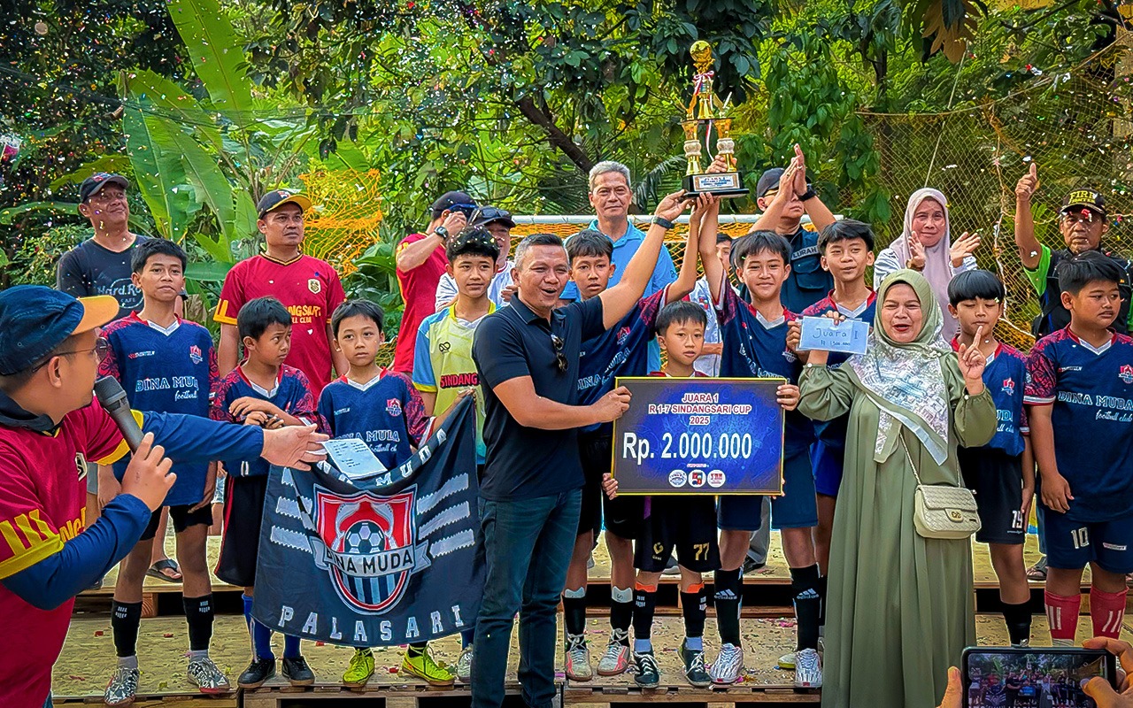 Hadiri Turnamen Futsal se-Sindangsari, Jenal Mutaqin Minta Warga Guyub