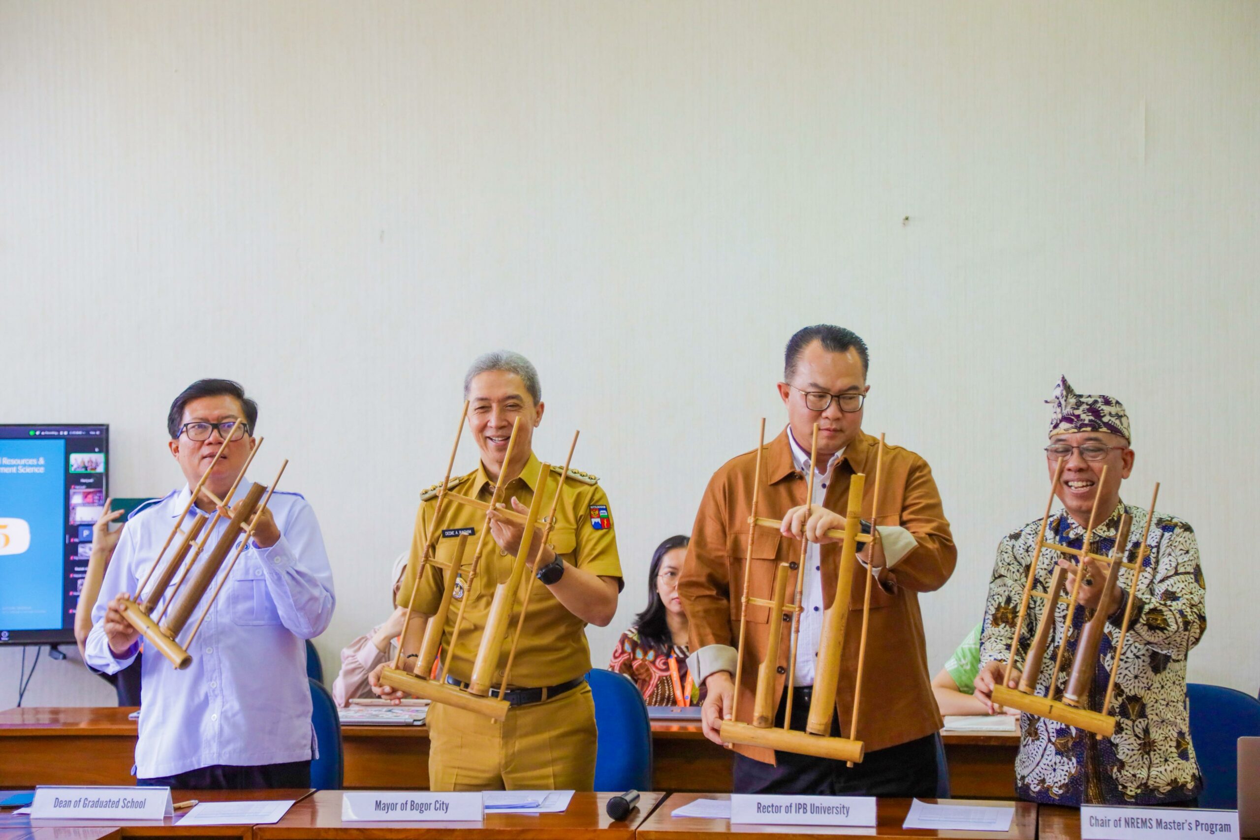 Dedie Rachim Buka ISCoNREM 2025, Apresiasi IPB dan Dorong Inovasi Lingkungan