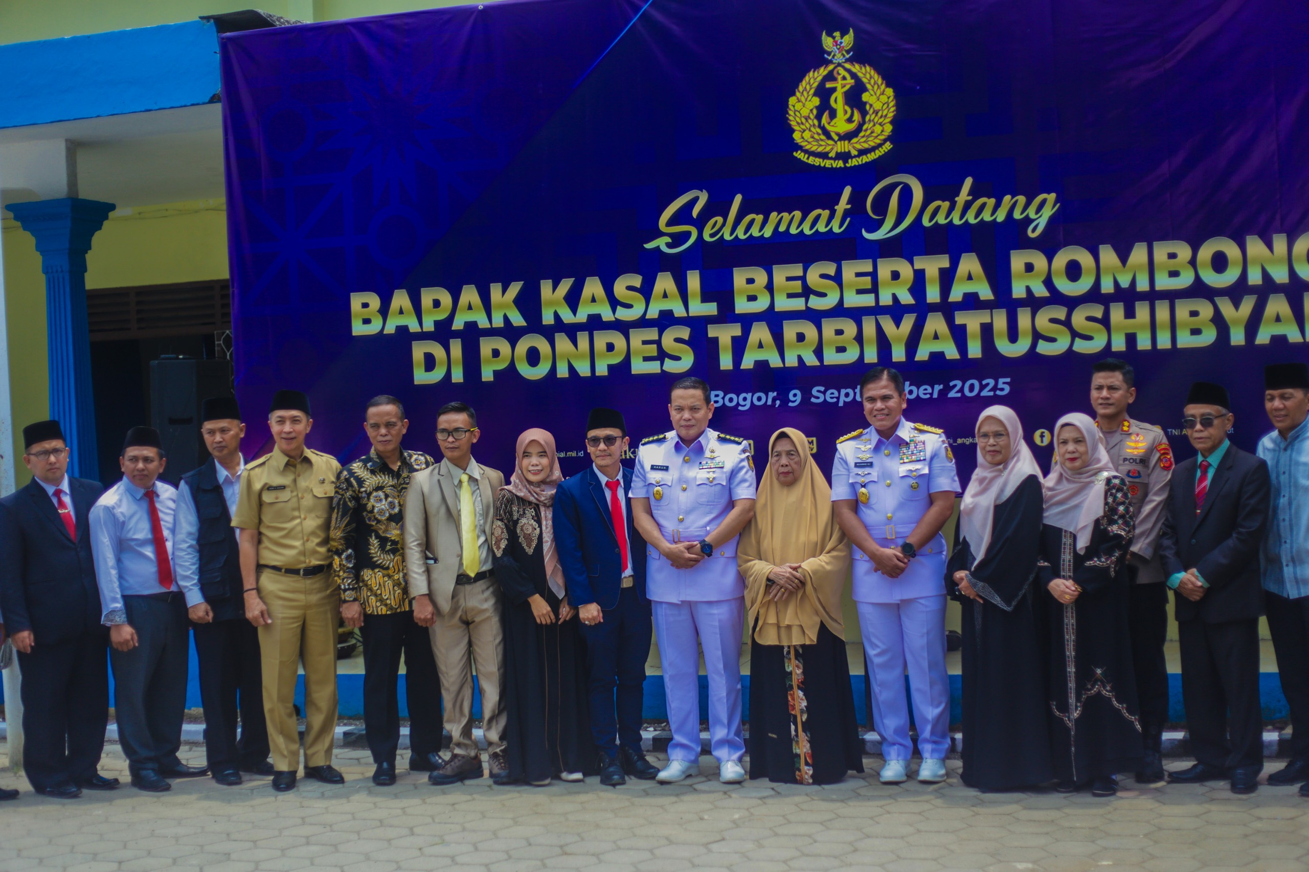 HUT ke-80 TNI AL, Ponpes Tarbiyatushibbyan Gelar Doa Bersama dan Santunan