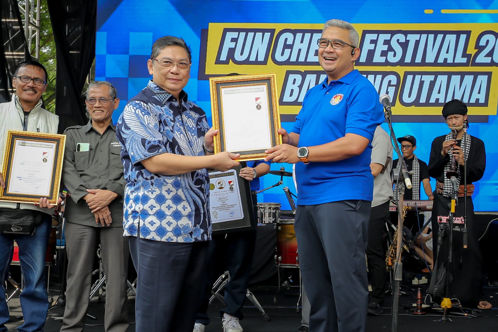 1.180 Pelajar Main Catur Bersama di Balai Kota, Bandung Torehkan Rekor