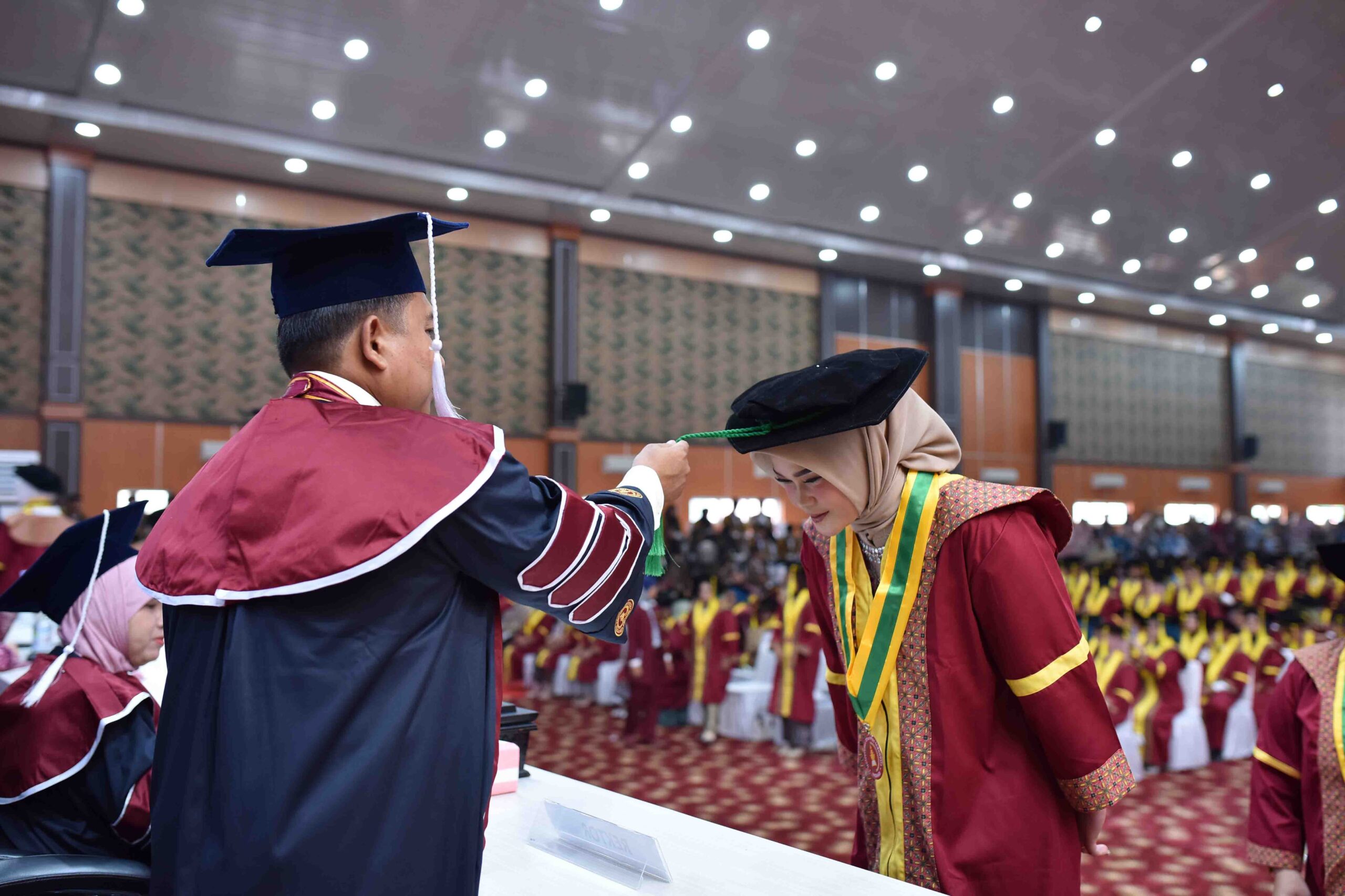 Elviana Tegaskan Undhari Hasilkan Lulusan Berkarakter, Terampil, dan Siap Kerja pada Momen Wisuda