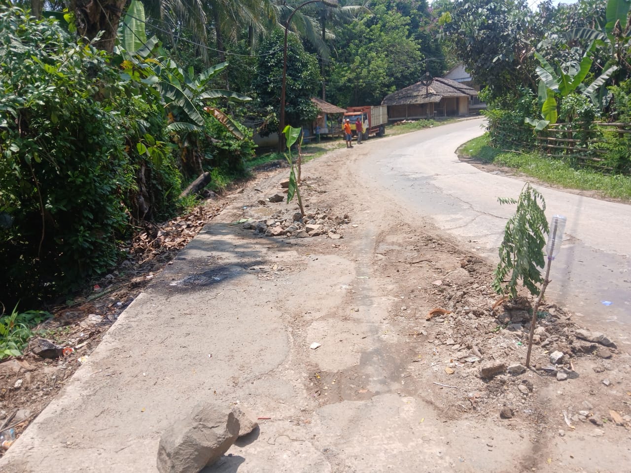 Aktivis pertanyakan soal jalan rusak, Dinas PUPR Lebak “TUTUP MATA”