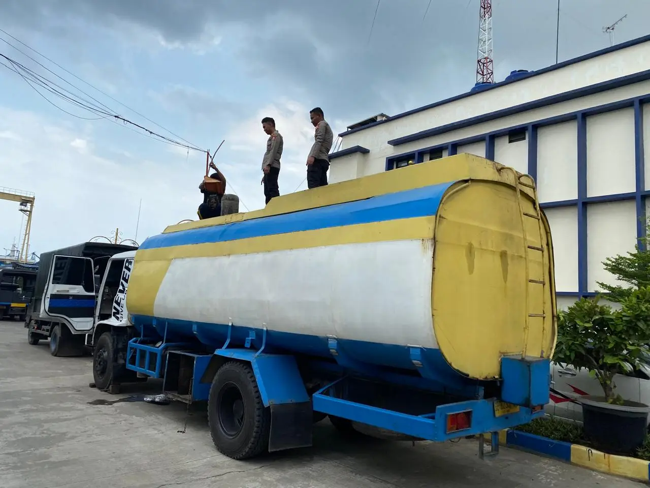 Baharkam Polri Amankan BBM Ilegal 21 Ribu Liter Di Pelabuhan Merak