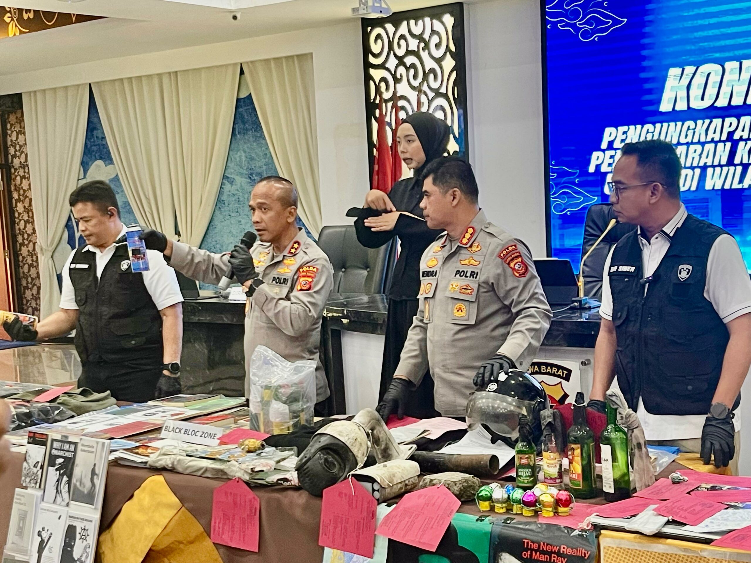 Polda Jabar Ungkap Kasus Pengrusakan dan Pembakaran Kantor Pemerintah serta Fasilitas Umum