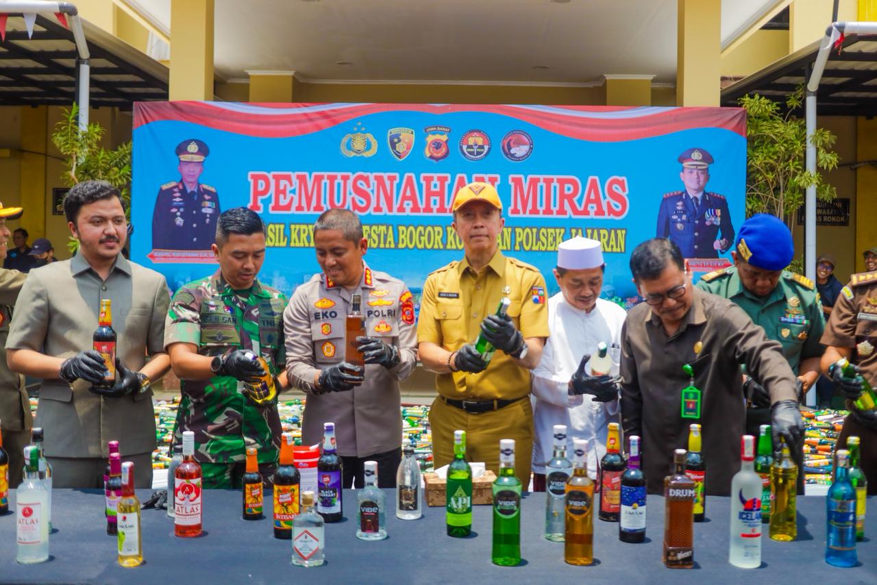 38.875 Miras Ilegal Dimusnahkan, Dedie Rachim Apresiasi Polresta Bogor Kota