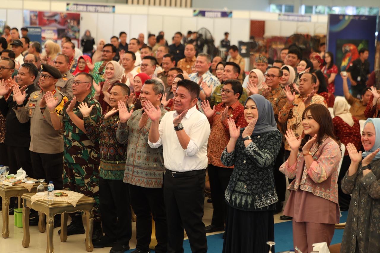 Gubernur Herman Deru Dorong Kreativitas dan Kebanggaan terhadap Wastra Sumsel