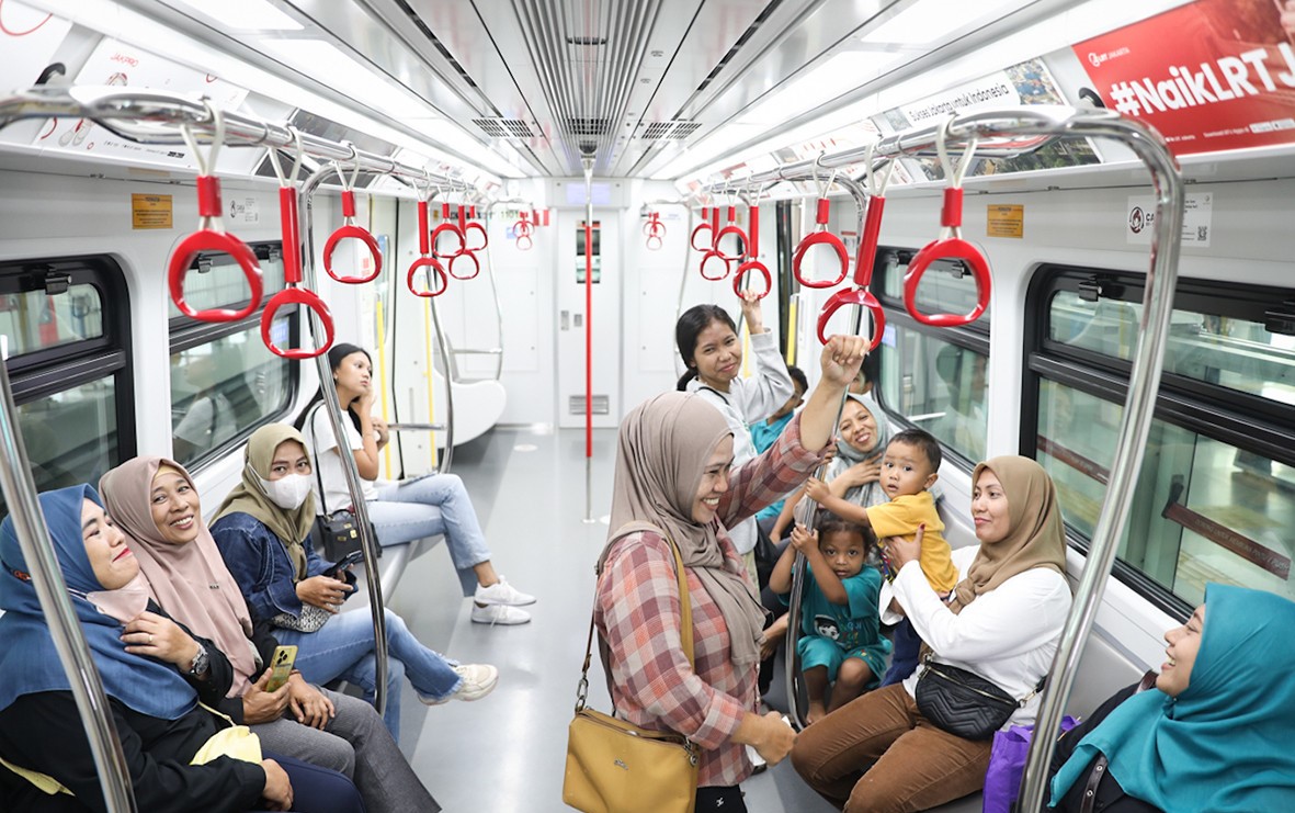 HUT TNI, Naik Transjakarta, MRT, dan LRT Jakarta Rp80