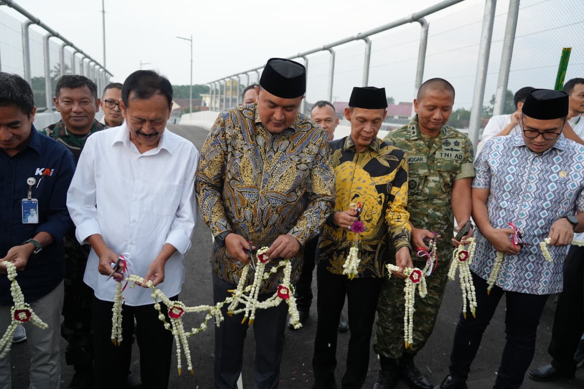 Bupati Bogor Resmikan Flyover Soebianto dan JPO, Hasil Kolaborasi dengan Pihak Swasta untuk Memperkuat Aksesibilitas, Mobilitas, dan Keselamatan Masyarakat