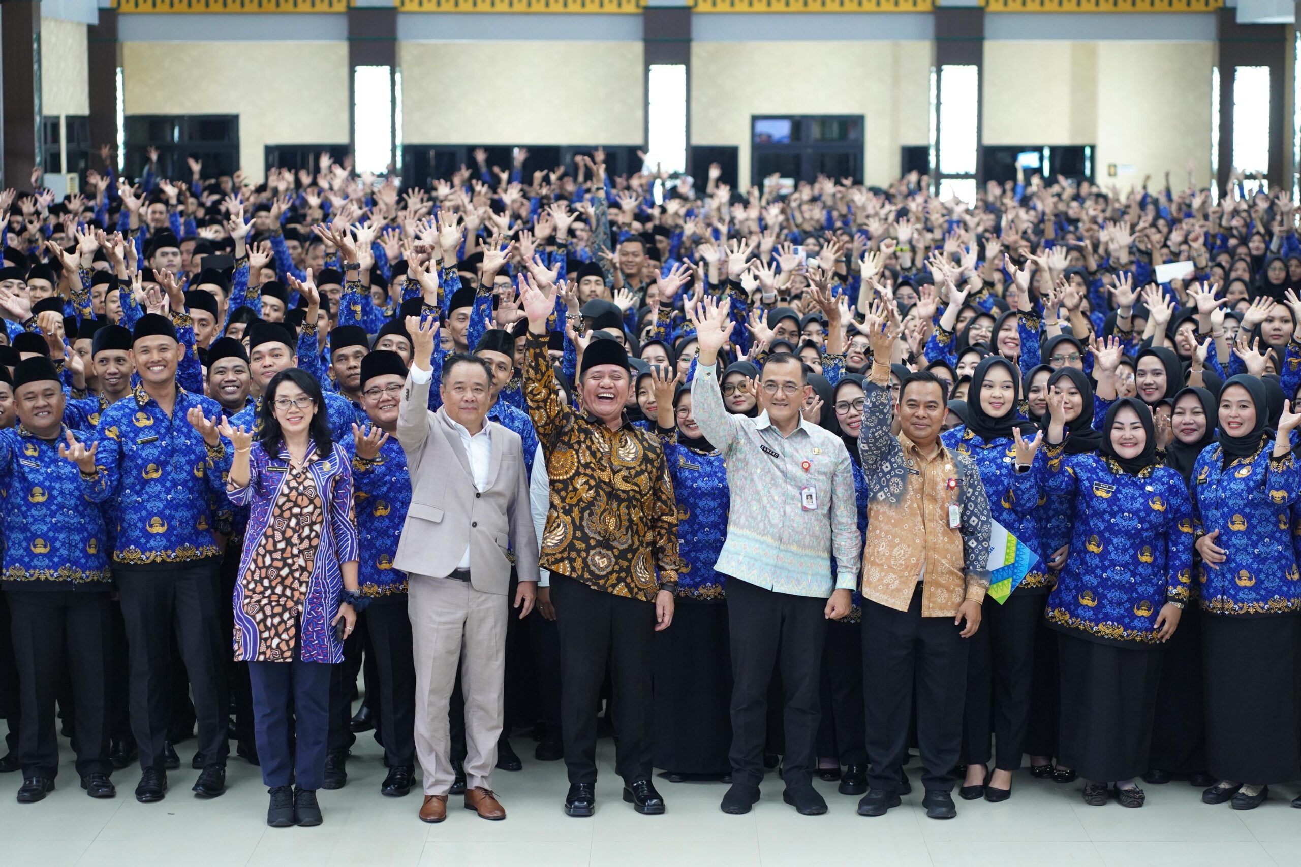 Lantik 1.305 PPPK Formasi 2024 Tahap II, Gubernur HD Tekankan Integritas dan Disiplin ASN
