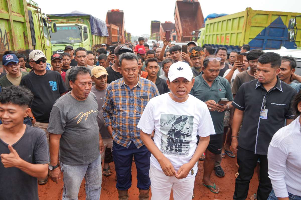 Gubernur Jabar Tegaskan Larangan Truk ODOL Berlaku Mulai 2 Januari 2026