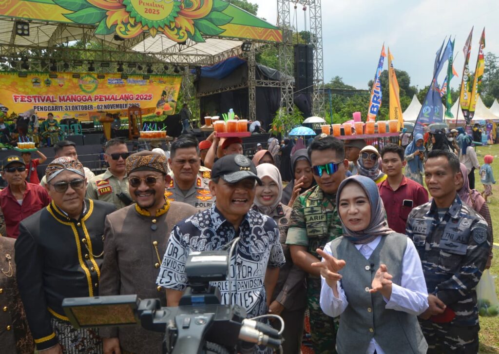 Pacu Geliat Ekonomi Kreatif, Ahmad Luthfi Minta Festival Mangga Pemalang Jadi Event Tahunan