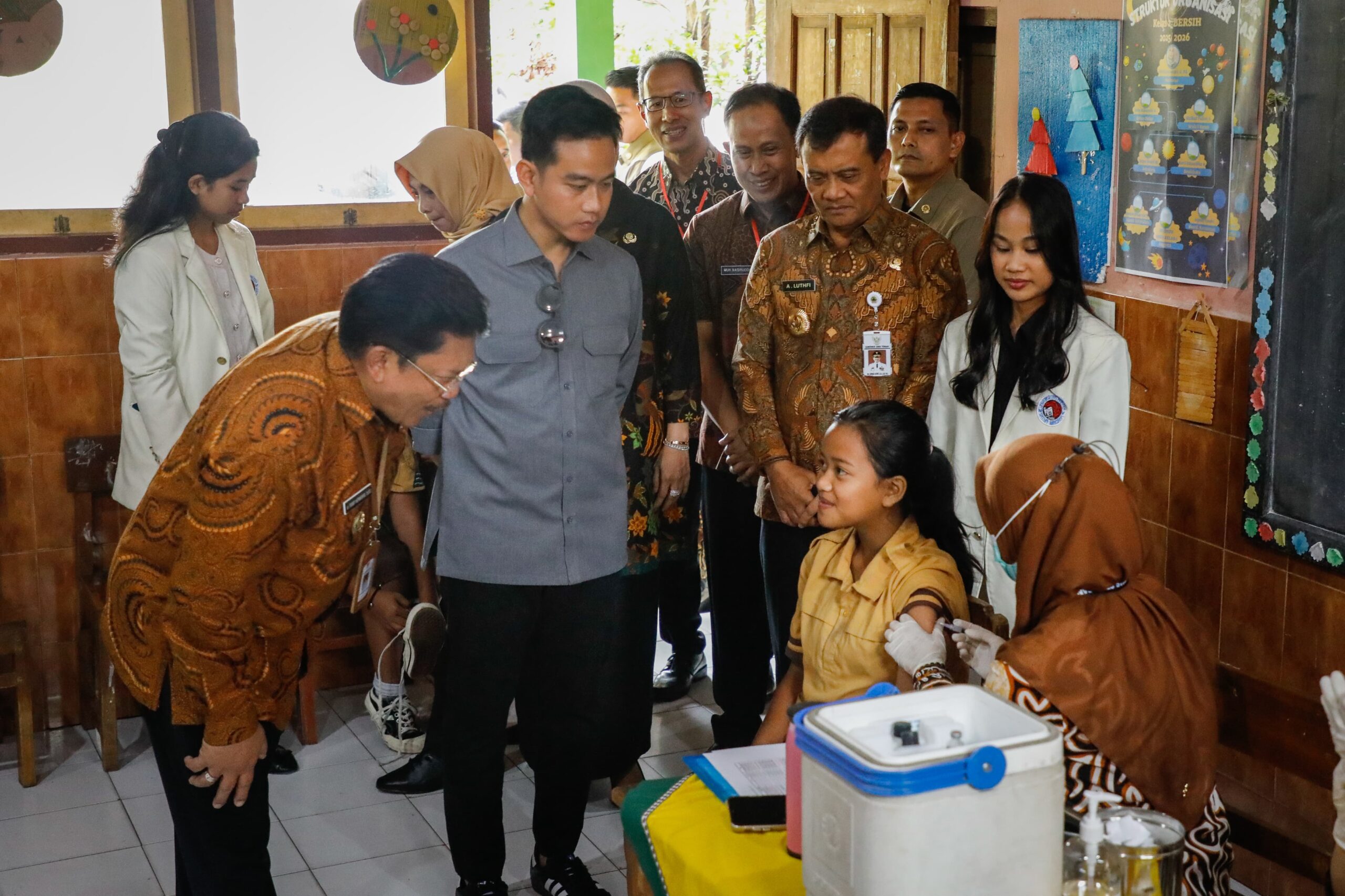Gubernur Ahmad Luthfi Dampingi Wapres Gibran Tinjau CKG dan Speling di Salatiga