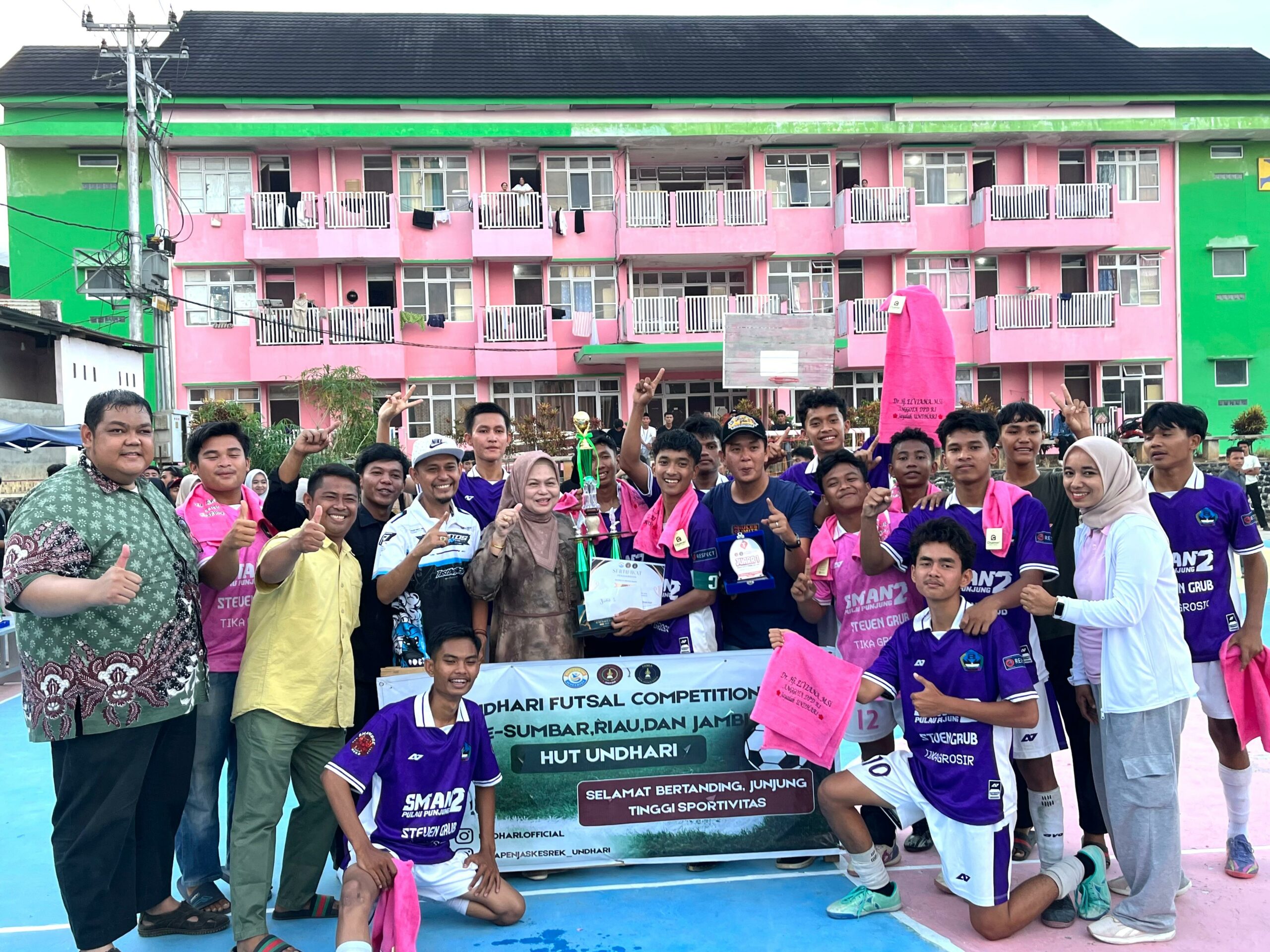 Undhari Futsal Competition 2025 Warnai HUT Undhari ke-18, SMAN 2 Pulau Punjung Sabet Juara Utama