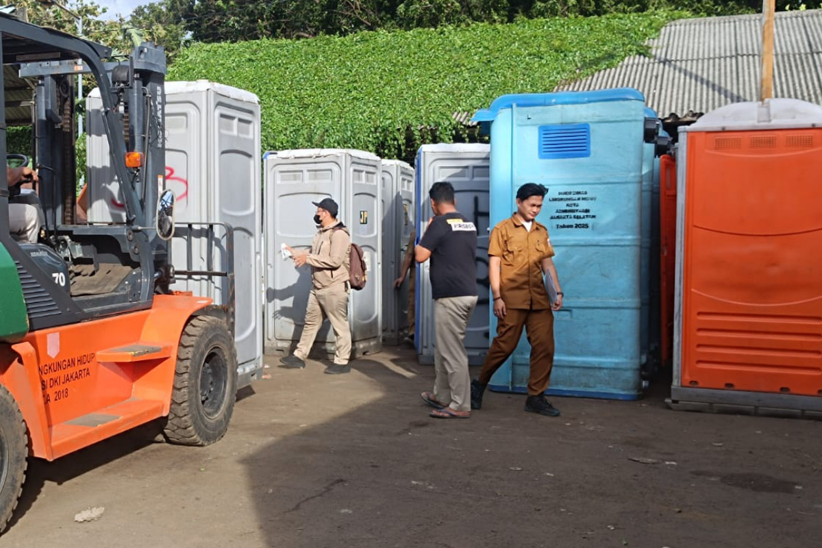 Pemprov DKI Kirim Bantuan Toilet Portable ke Aceh Tamiang