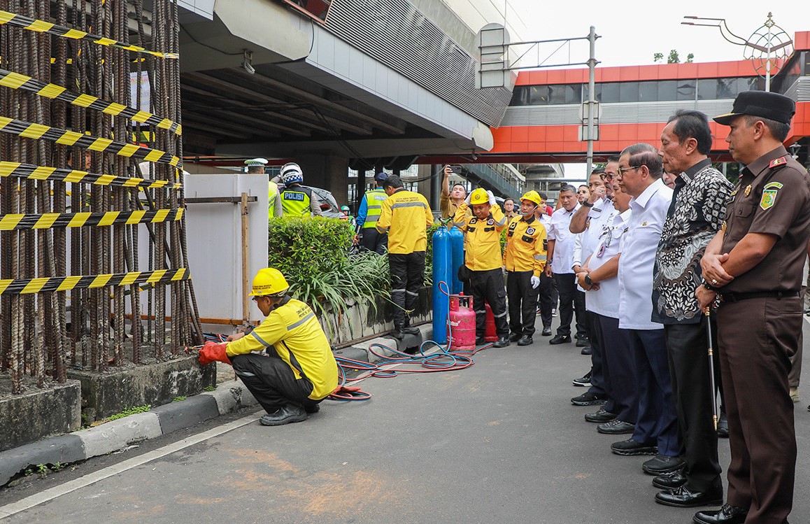 Pembongkaran Tiang Monorel Tandai Dimulainya Penataan Jl HR Rasuna Said