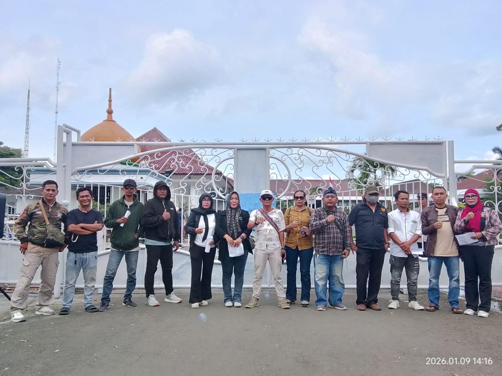 Koalisi Badak Bersatu Banten Geruduk Kantor Bupati Serang, Soroti Dugaan Korupsi di RSUD dr Drajat Prawiranegara