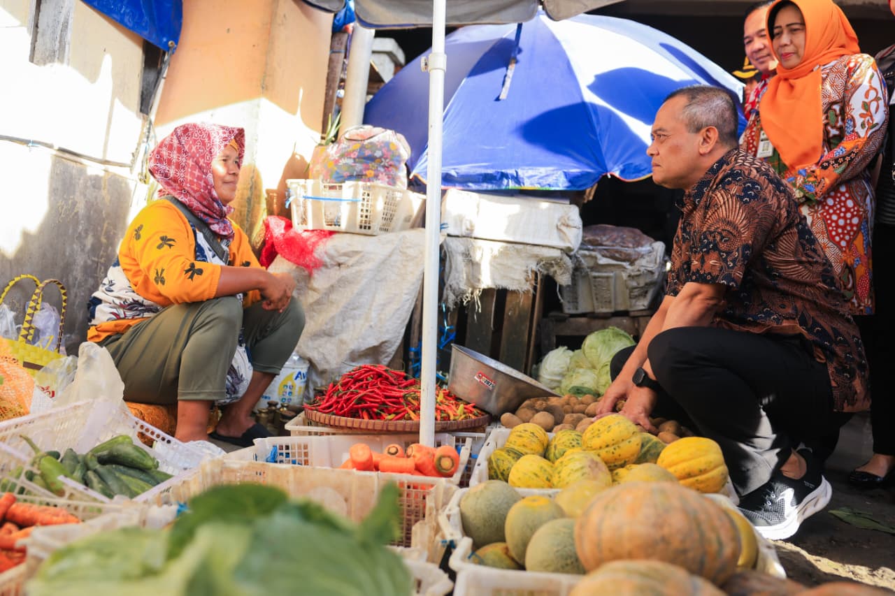 Gubernur Jateng Turun Pasar, Cek Stok dan Harga Bahan Pokok