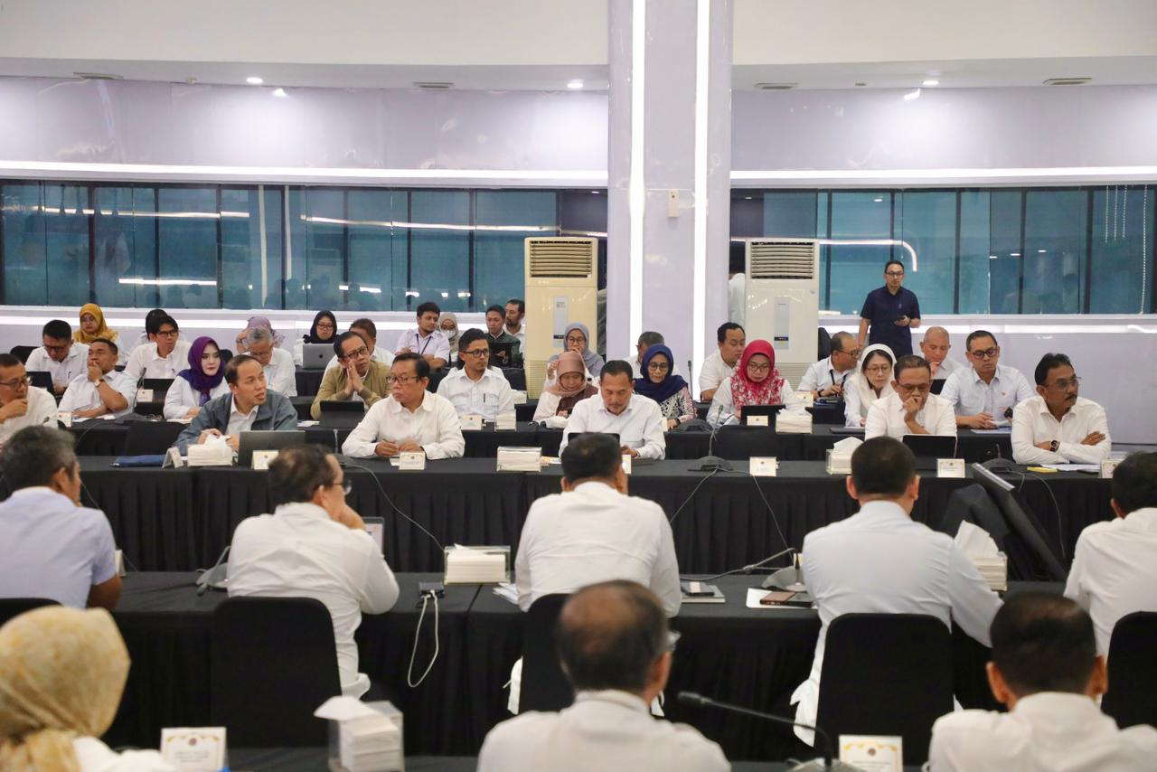 Gelar Rapim, Menteri ATR/Kepala BPN Minta Jajaran Matangkan Penyelarasan Data Jelang Penetapan LSD di 12 Provinsi