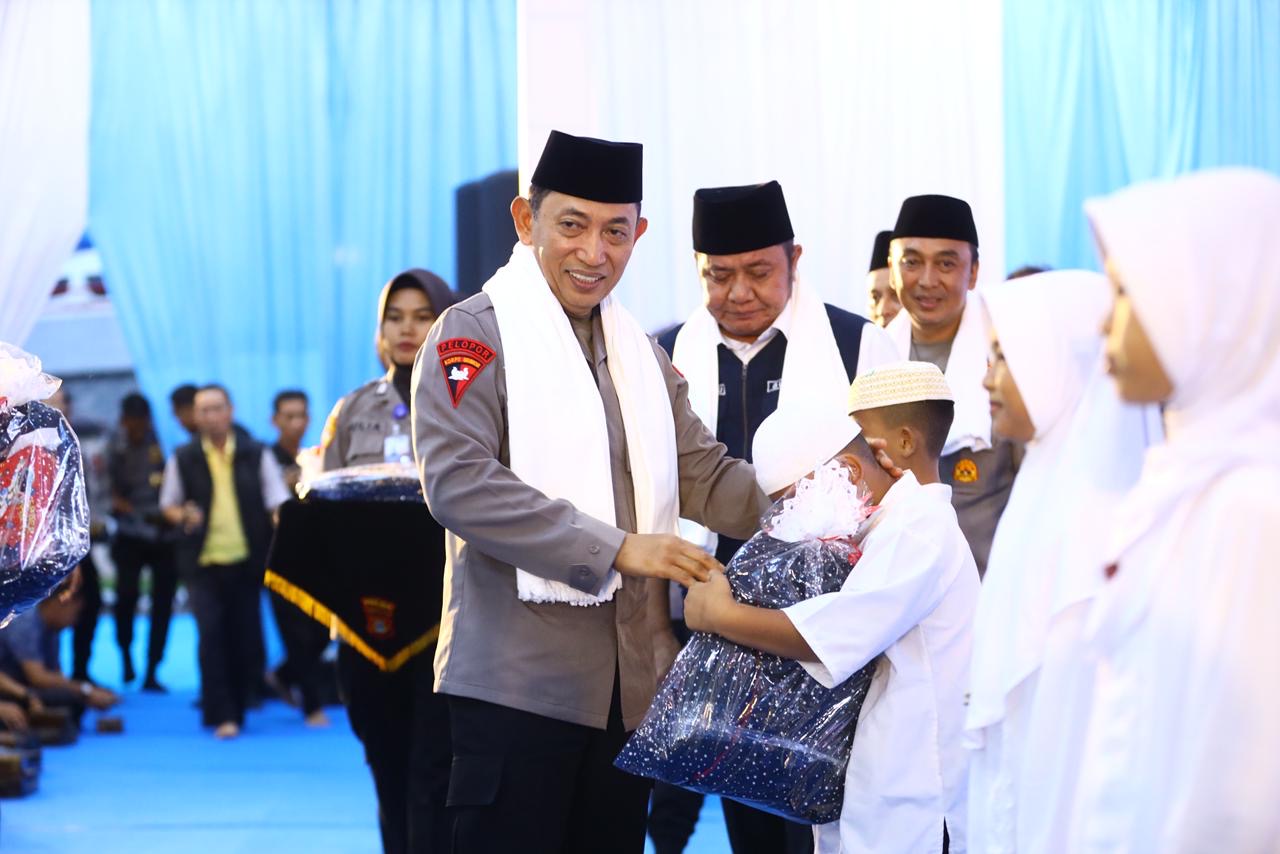 Safari Ramadan di Sumsel, Kapolri Santuni Yatim dan Perkuat Sinergi dengan Tokoh Agama